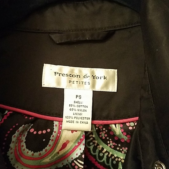 Black raincoat - Picture 3 of 4